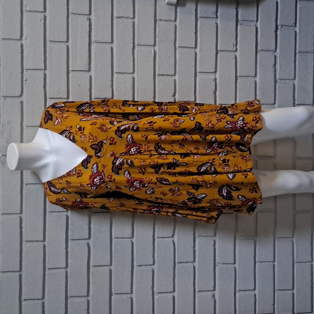 Forever 21 Dark Yellow Floral. Long Sleeve Deep V-Neck Dress. Size Medium